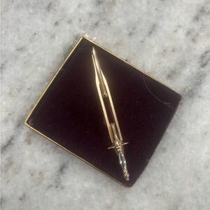 Elegant Gold Tie Clip
